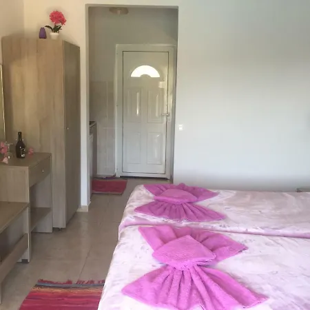 Miltos Apartman *